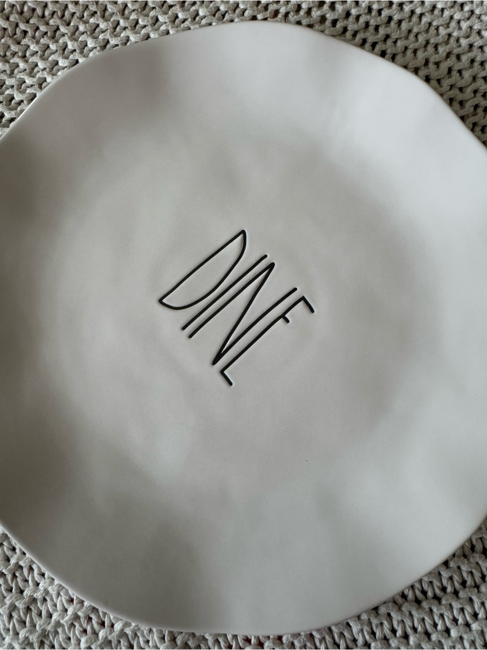 Rae Dunn DINE plates set of 4 - Picture 5 of 7